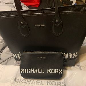 New 100% authentic Michael kors tote and wristlet